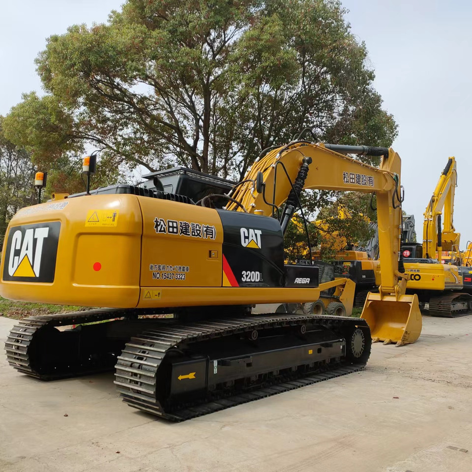 CAT320DL EXCAVATOR - حفارات زحافة: صور 1 CAT320DL EXCAVATOR - حفارات زحافة: صور 1