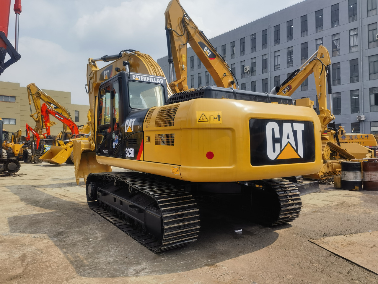 CATERPILLAR CAT 325D Excavator - حفارات زحافة: صور 2 CATERPILLAR CAT 325D Excavator - حفارات زحافة: صور 2