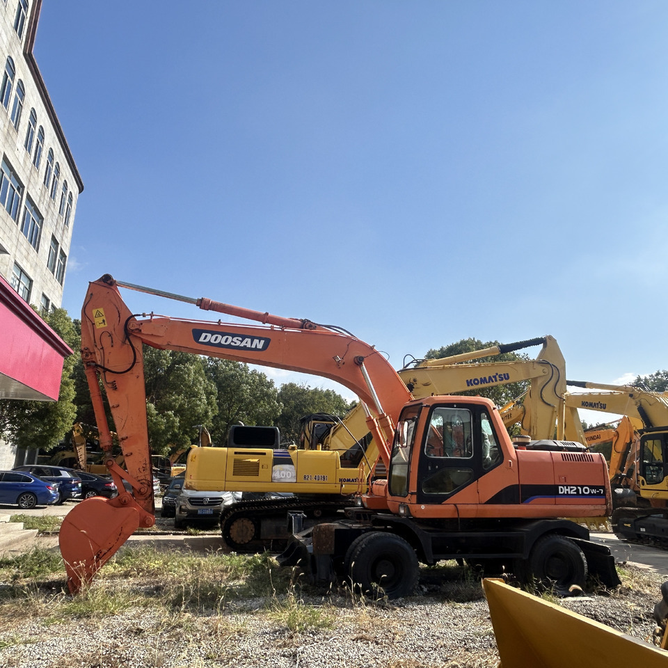 Doosan DH210w-7 wheel excavator - حفارة على عجلات: صور 1 Doosan DH210w-7 wheel excavator - حفارة على عجلات: صور 1