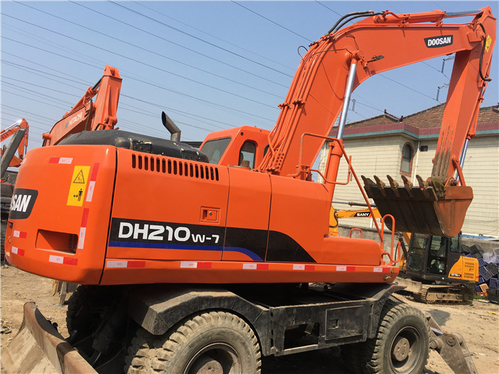 Doosan DH210w-7 wheel excavator - حفارة على عجلات: صور 5 Doosan DH210w-7 wheel excavator - حفارة على عجلات: صور 5