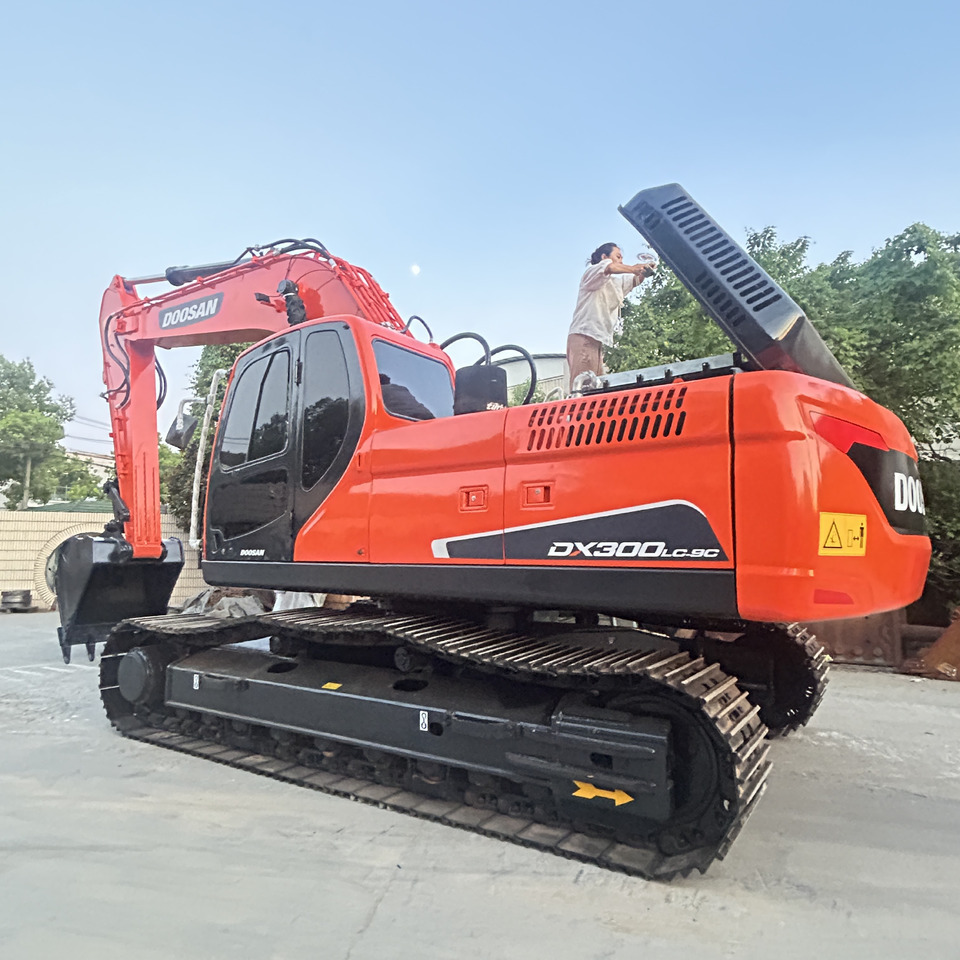 Doosan DX300LC Crawler Excavator - حفارات زحافة: صور 4 Doosan DX300LC Crawler Excavator - حفارات زحافة: صور 4