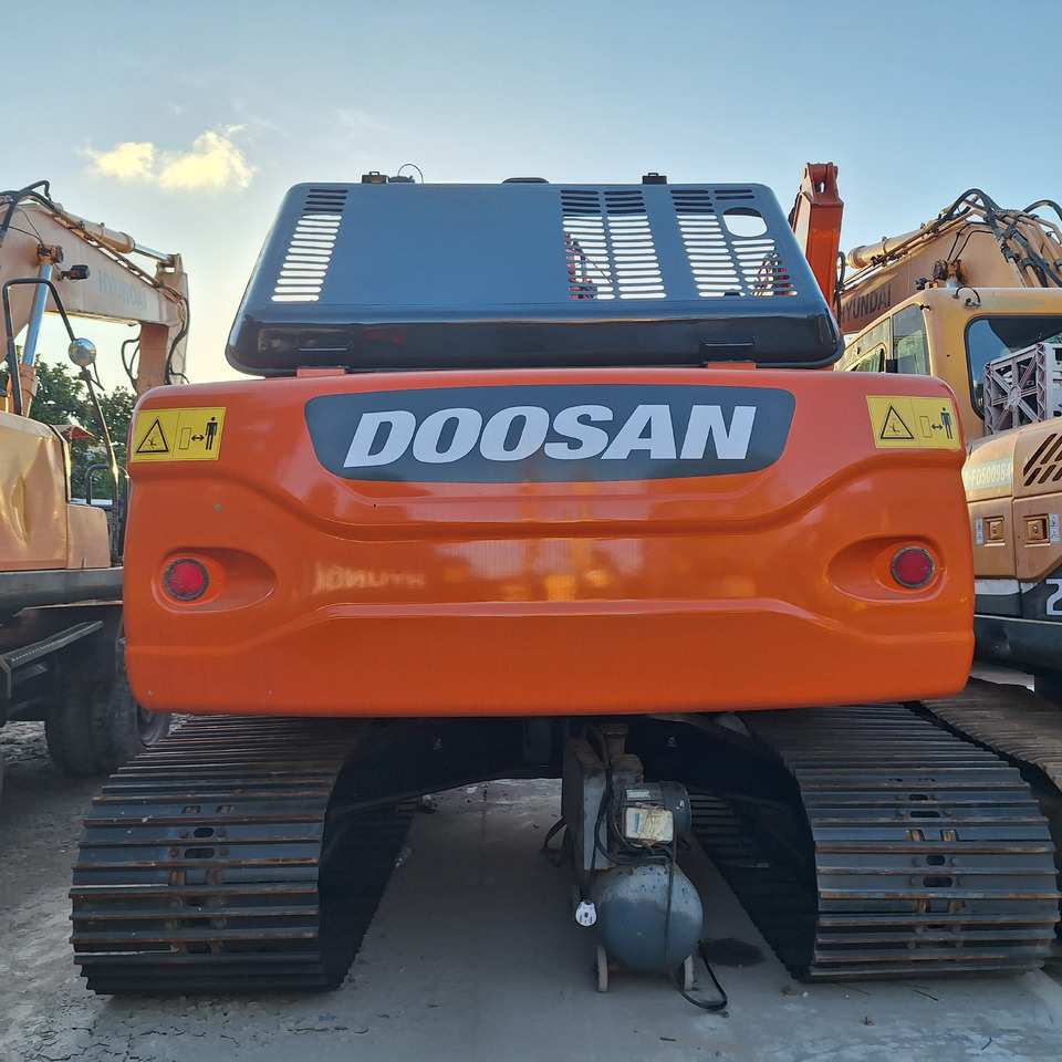 Doosan Dx225LC-9C Crawler Excavator - حفارات زحافة: صور 1 Doosan Dx225LC-9C Crawler Excavator - حفارات زحافة: صور 1