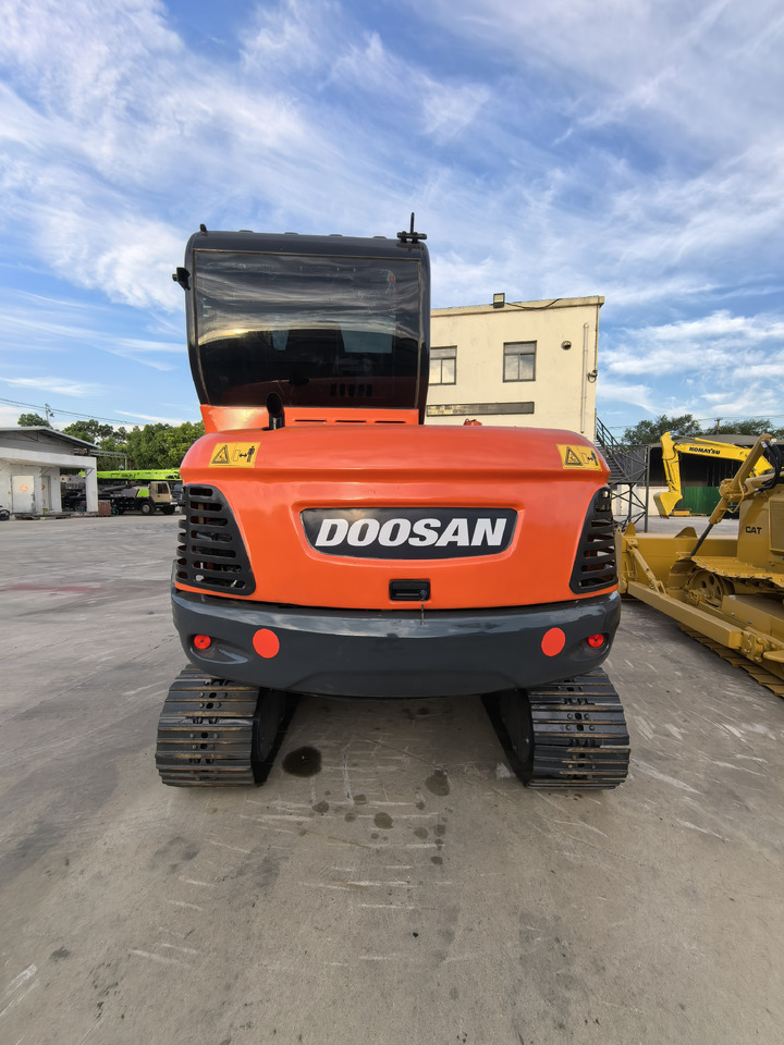 Doosan Dx60 Crawler Excavator - حفارات زحافة: صور 3 Doosan Dx60 Crawler Excavator - حفارات زحافة: صور 3