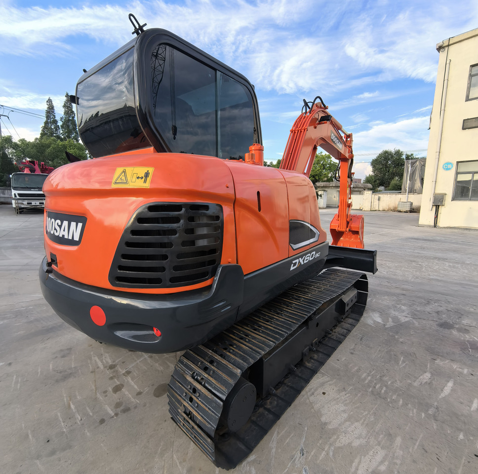 Doosan Dx60 Crawler Excavator - حفارات زحافة: صور 4 Doosan Dx60 Crawler Excavator - حفارات زحافة: صور 4