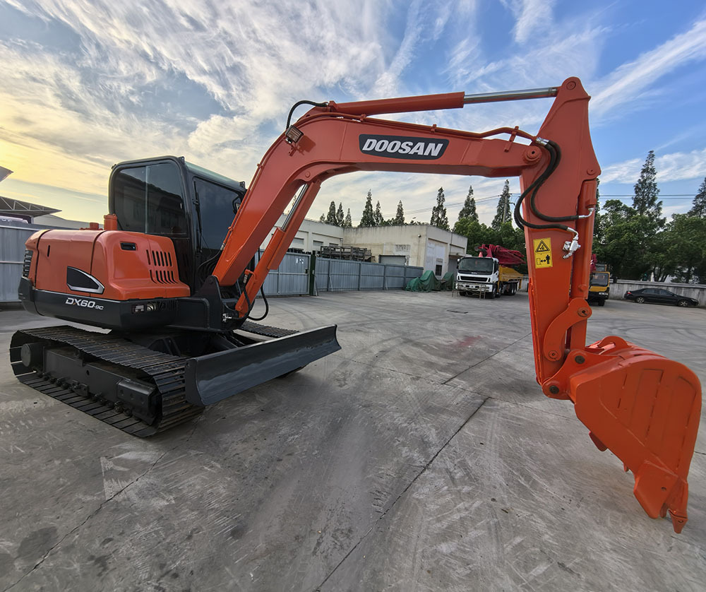 Doosan Dx60 Crawler Excavator - حفارات زحافة: صور 5 Doosan Dx60 Crawler Excavator - حفارات زحافة: صور 5
