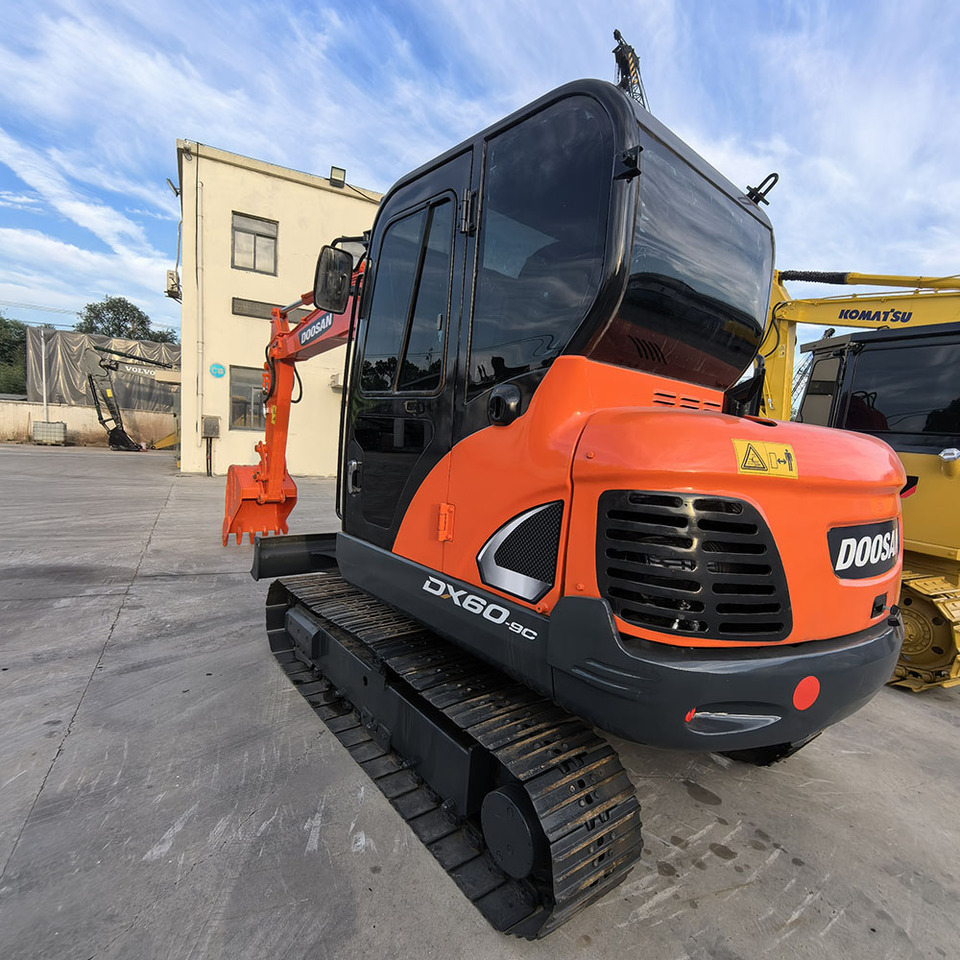 Doosan Dx60 Crawler Excavator - حفارات زحافة: صور 3 Doosan Dx60 Crawler Excavator - حفارات زحافة: صور 3