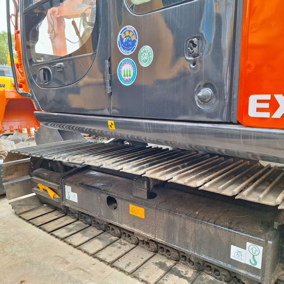 Hitachi EX60 Excavator - حفارات زحافة: صور 5 Hitachi EX60 Excavator - حفارات زحافة: صور 5