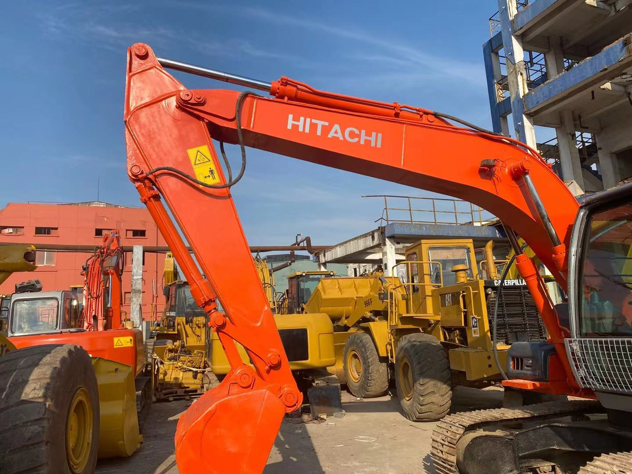 Hitachi ZX120-6 excavator - حفارات زحافة: صور 3 Hitachi ZX120-6 excavator - حفارات زحافة: صور 3