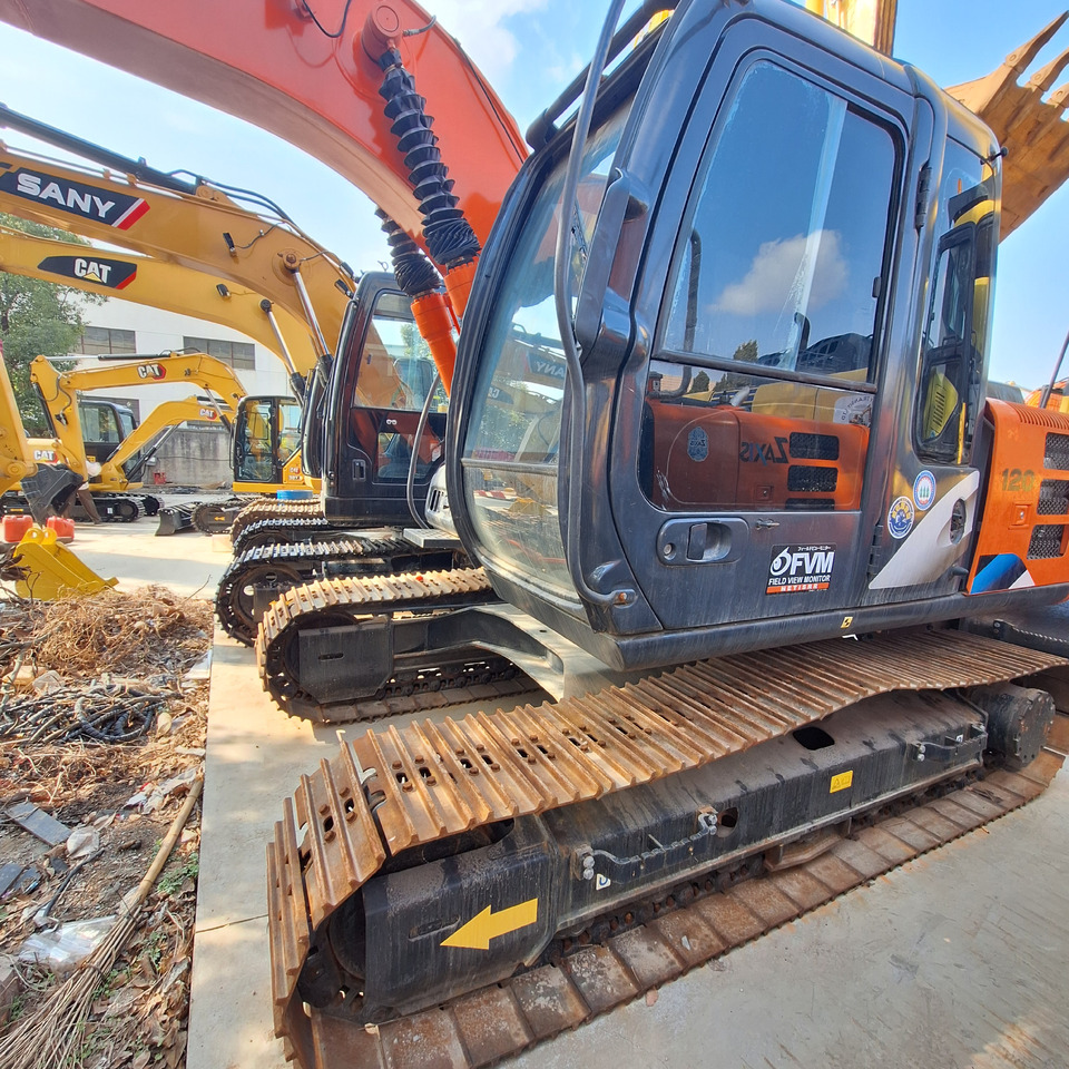 Hitachi ZX120-6 excavator - حفارات زحافة: صور 2 Hitachi ZX120-6 excavator - حفارات زحافة: صور 2