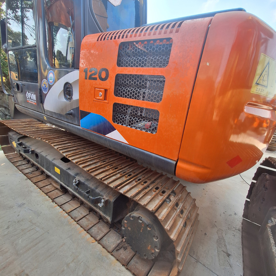 Hitachi ZX120-6 excavator - حفارات زحافة: صور 5 Hitachi ZX120-6 excavator - حفارات زحافة: صور 5