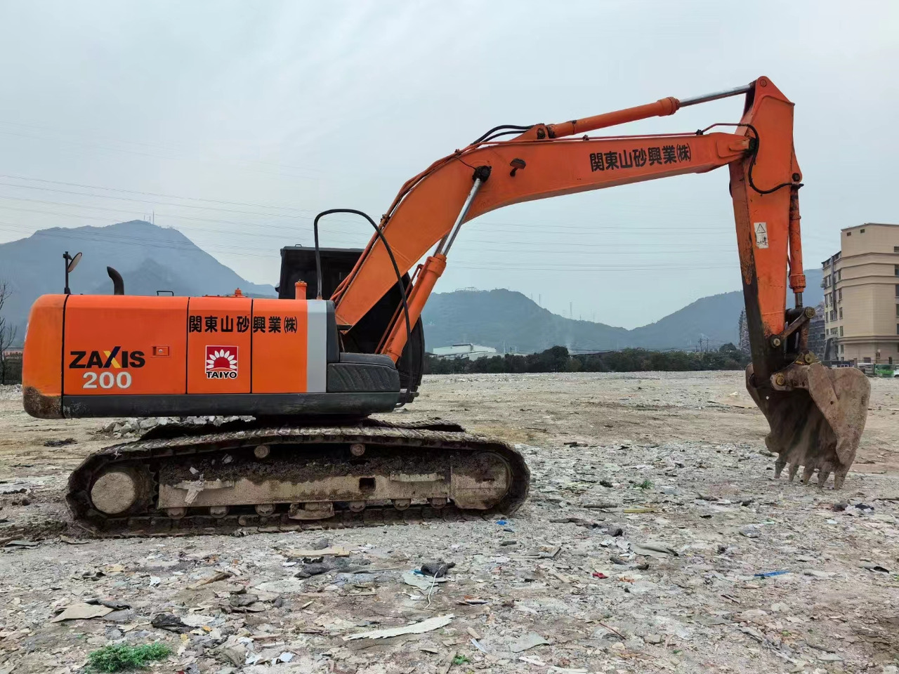 Hitachi ZX200-3 Excavator - حفارات زحافة: صور 3 Hitachi ZX200-3 Excavator - حفارات زحافة: صور 3