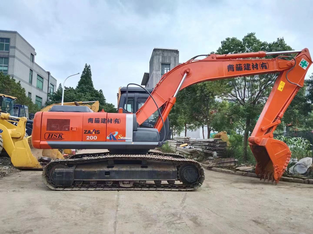 Hitachi ZX200 Excavator - حفارات زحافة: صور 2 Hitachi ZX200 Excavator - حفارات زحافة: صور 2