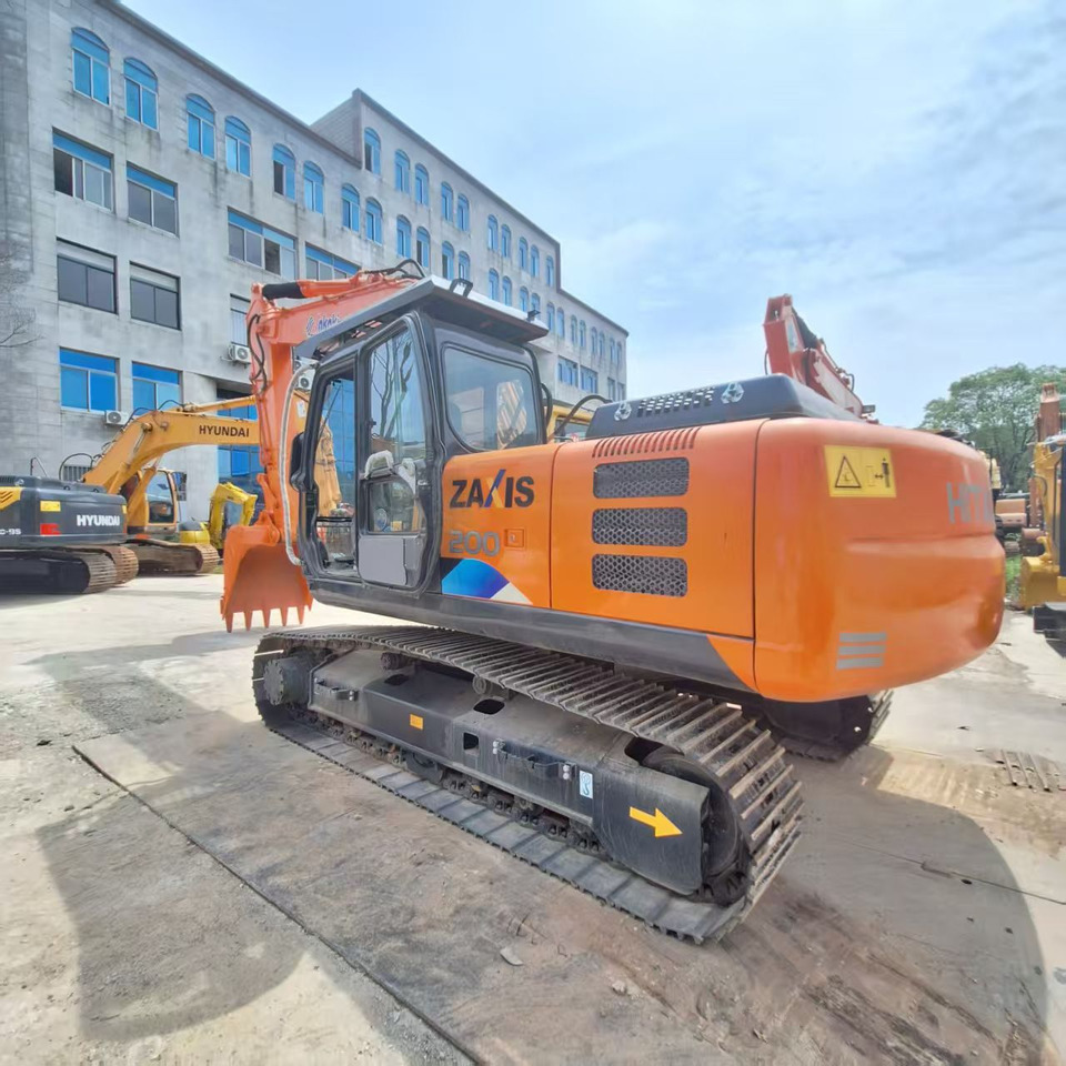 Hitachi ZX200 Excavator - حفارات زحافة: صور 1 Hitachi ZX200 Excavator - حفارات زحافة: صور 1