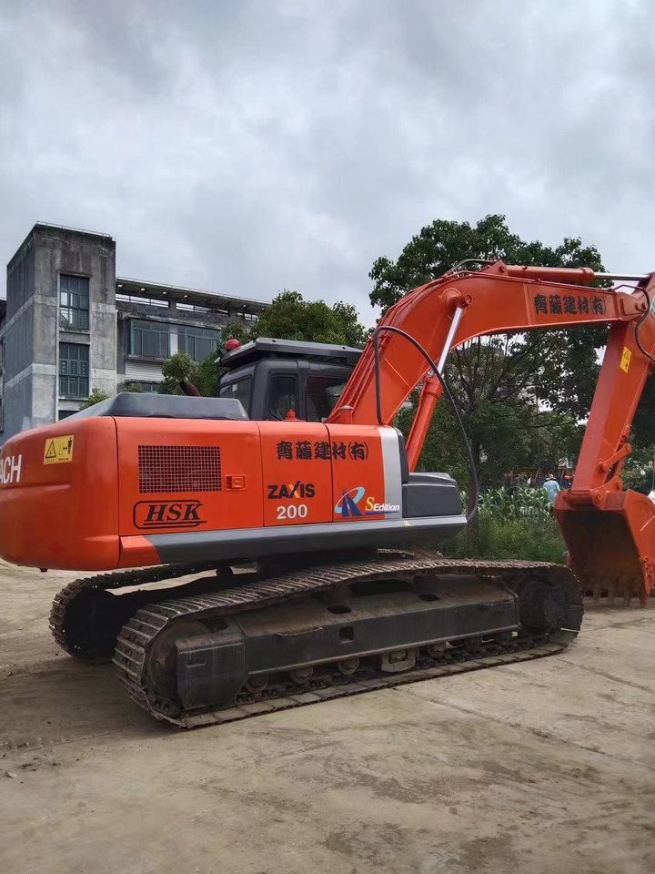 Hitachi ZX200 Excavator - حفارات زحافة: صور 4 Hitachi ZX200 Excavator - حفارات زحافة: صور 4