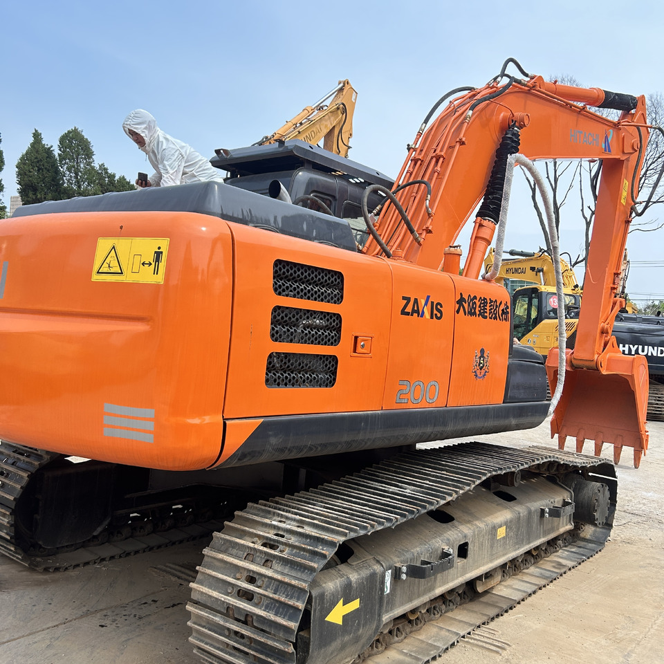 Hitachi ZX200 Excavator - حفارات زحافة: صور 2 Hitachi ZX200 Excavator - حفارات زحافة: صور 2