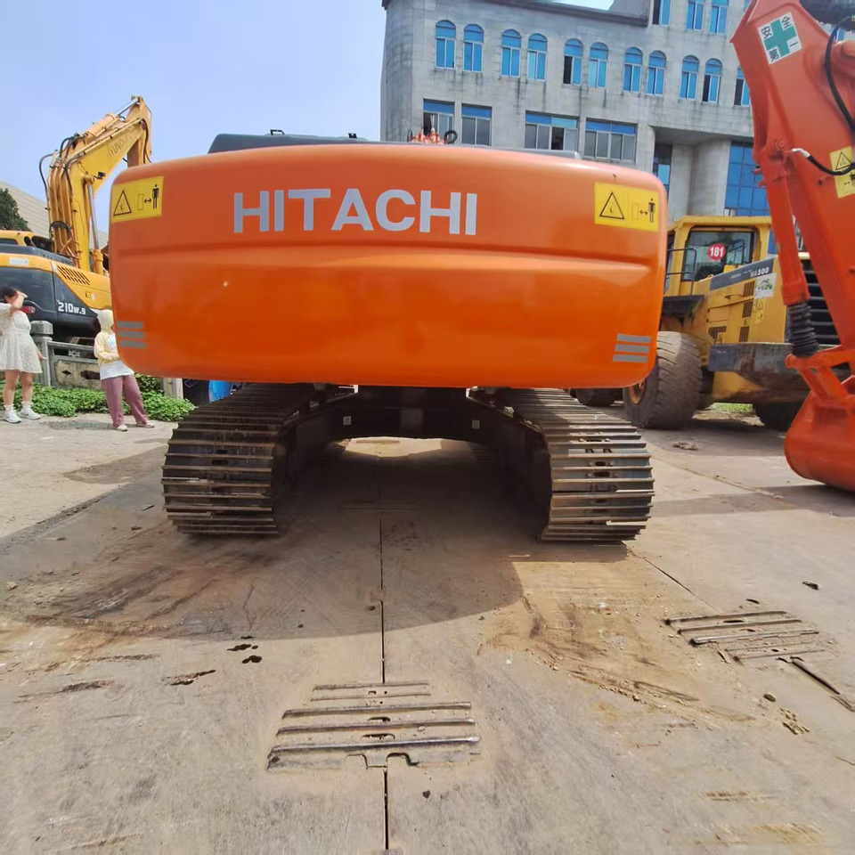 Hitachi ZX200 Excavator - حفارات زحافة: صور 4 Hitachi ZX200 Excavator - حفارات زحافة: صور 4