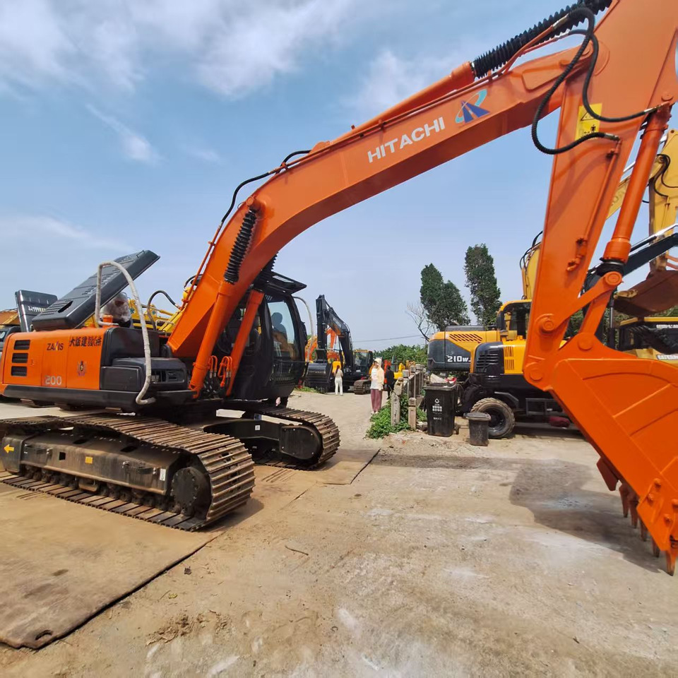 Hitachi ZX200G Excavator - حفارات زحافة: صور 3 Hitachi ZX200G Excavator - حفارات زحافة: صور 3