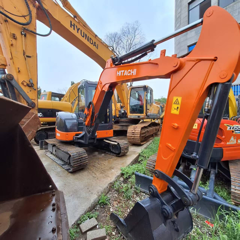 Hitachi ZX50 Excavator - حفارات زحافة: صور 5 Hitachi ZX50 Excavator - حفارات زحافة: صور 5