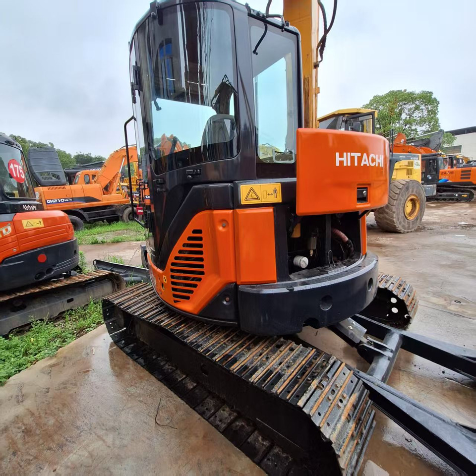 Hitachi ZX50U Excavator - حفارات زحافة: صور 3 Hitachi ZX50U Excavator - حفارات زحافة: صور 3
