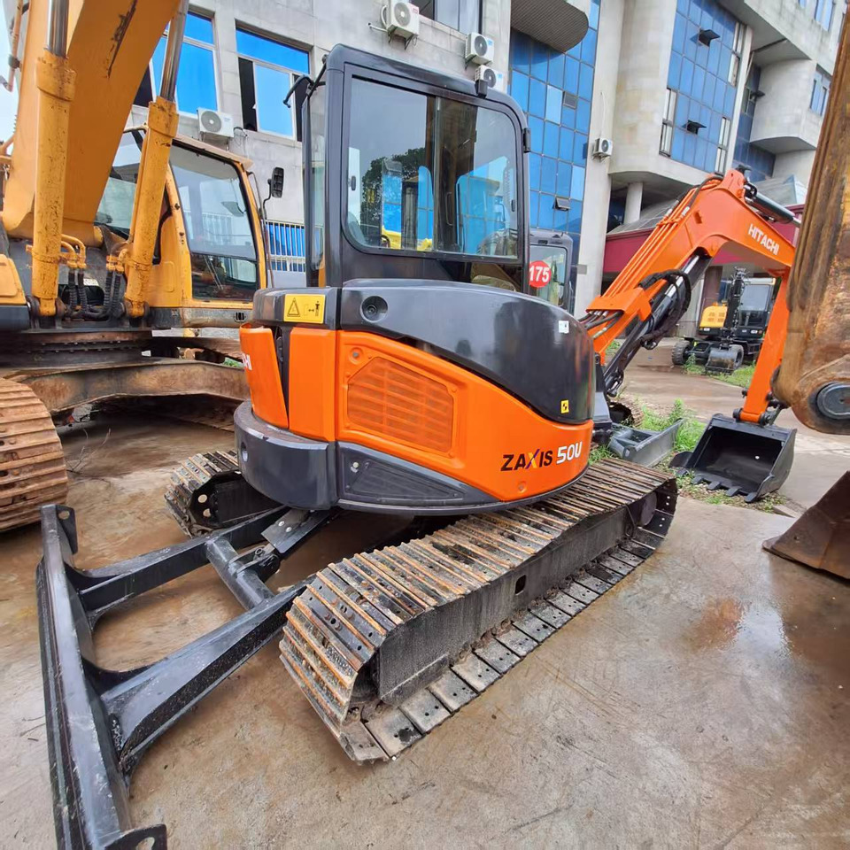 Hitachi ZX50U Excavator - حفارات زحافة: صور 3 Hitachi ZX50U Excavator - حفارات زحافة: صور 3