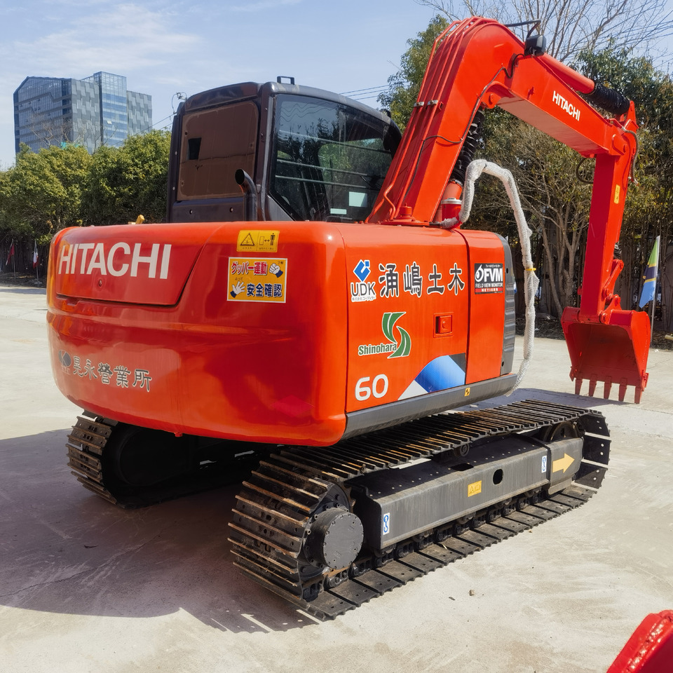 Hitachi ZX60 Excavator - حفارات زحافة: صور 3 Hitachi ZX60 Excavator - حفارات زحافة: صور 3
