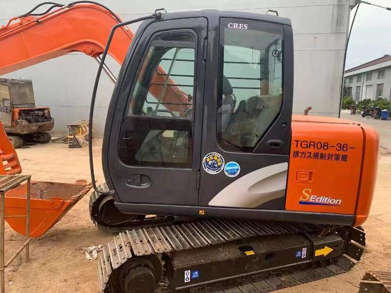 Hitachi ZX70 Excavator - حفارات زحافة: صور 1 Hitachi ZX70 Excavator - حفارات زحافة: صور 1
