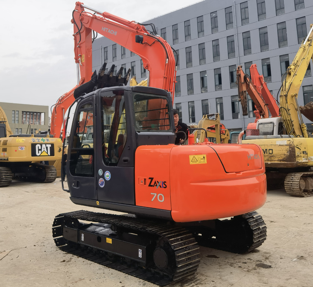 Hitachi ZX70 Excavator - حفارة مصغرة: صور 2 Hitachi ZX70 Excavator - حفارة مصغرة: صور 2