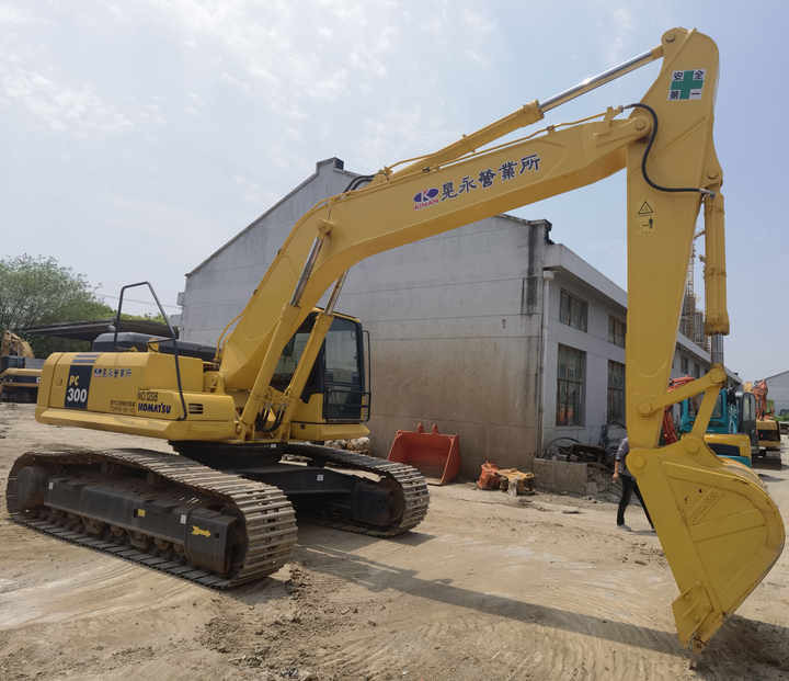 Hot Selling Japan Komatsu PC300-7 Excavators Crawler Excavator Used Pc300-7 at low Price for sale - حفارات زحافة: صور 5 Hot Selling Japan Komatsu PC300-7 Excavators Crawler Excavator Used Pc300-7 at low Price for sale - حفارات زحافة: صور 5