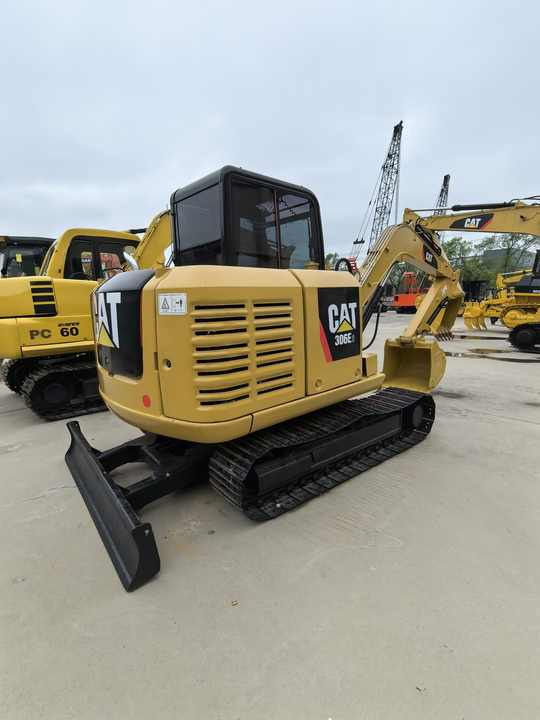 Hot sale Used Caterpillar mini excavator 306E2 Original Cat 306E2 305.5E2 excavators in good condition - حفارات زحافة: صور 5 Hot sale Used Caterpillar mini excavator 306E2 Original Cat 306E2 305.5E2 excavators in good condition - حفارات زحافة: صور 5