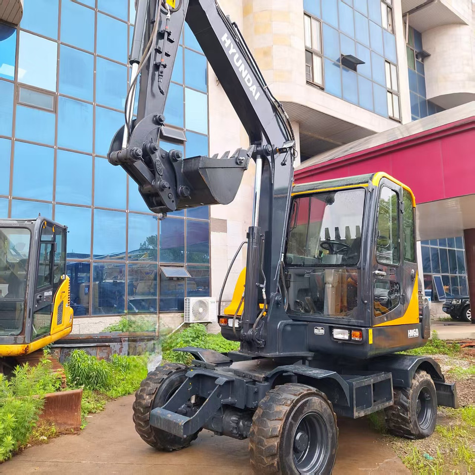 Hyundai HW60 excavator - حفارة على عجلات: صور 4 Hyundai HW60 excavator - حفارة على عجلات: صور 4
