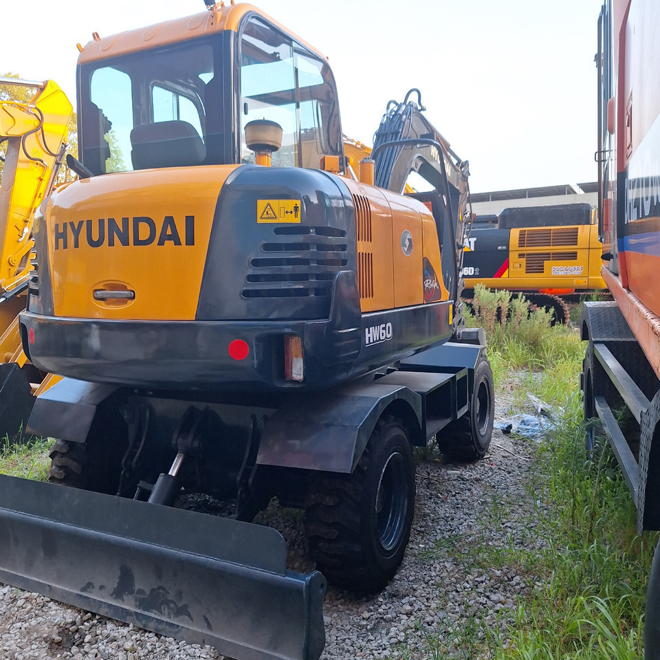 Hyundai HW60 excavator - حفارة على عجلات: صور 2 Hyundai HW60 excavator - حفارة على عجلات: صور 2