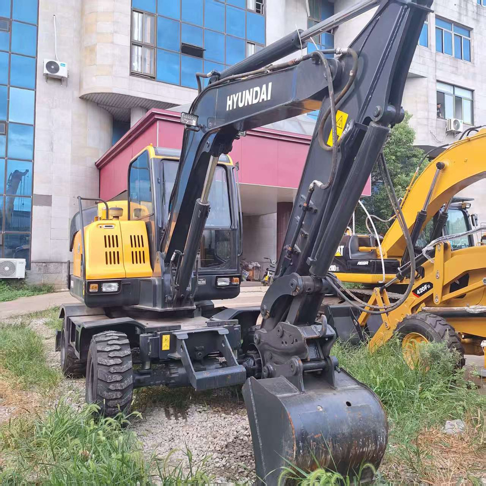 Hyundai HW60 excavator - حفارة على عجلات: صور 1 Hyundai HW60 excavator - حفارة على عجلات: صور 1
