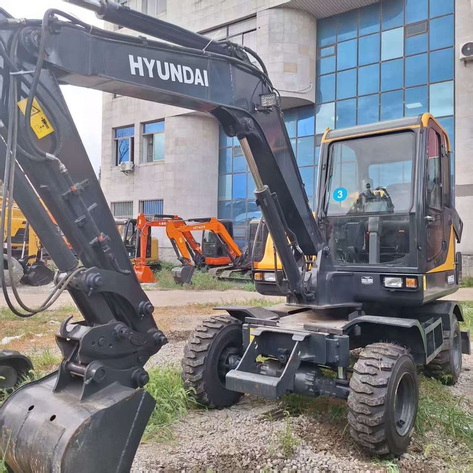 Hyundai HW60 excavator - حفارة على عجلات: صور 4 Hyundai HW60 excavator - حفارة على عجلات: صور 4