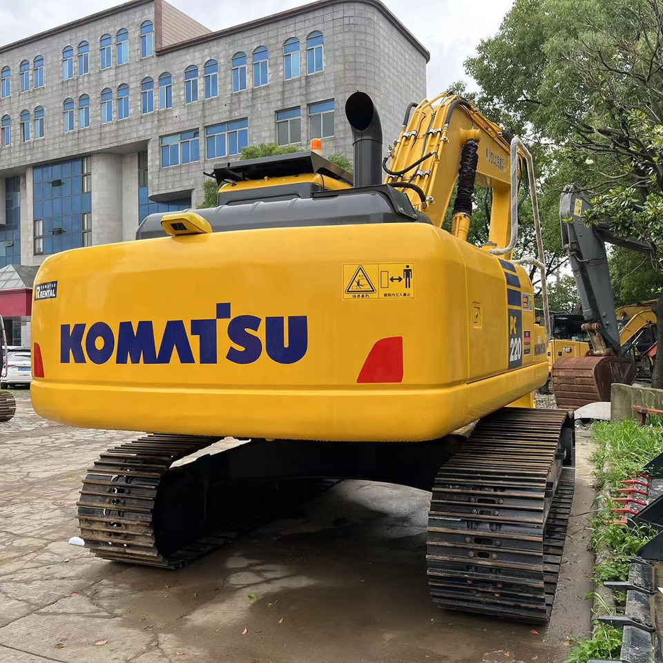 Komatsu PC 220-8 Excavator - حفارات زحافة: صور 1 Komatsu PC 220-8 Excavator - حفارات زحافة: صور 1