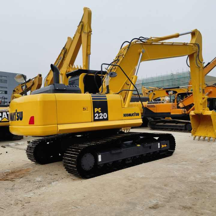 Komatsu PC 220-8 Excavator - حفارات زحافة: صور 2 Komatsu PC 220-8 Excavator - حفارات زحافة: صور 2