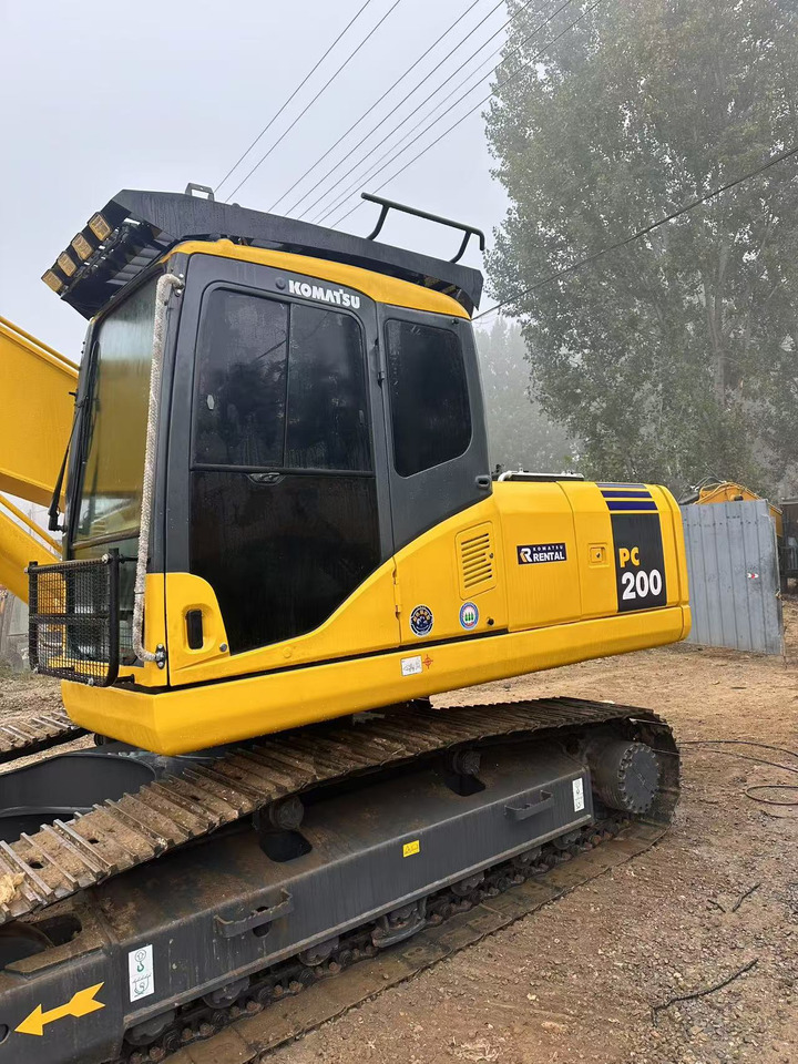 Komatsu PC200-7 excavator - حفارات زحافة: صور 2 Komatsu PC200-7 excavator - حفارات زحافة: صور 2