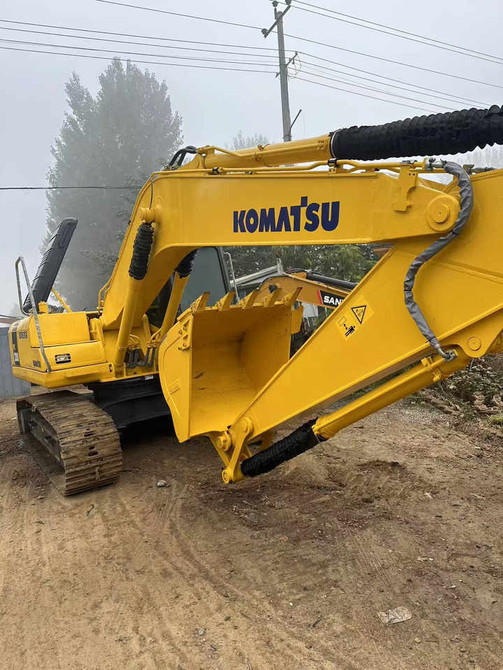 Komatsu PC200-7 excavator - حفارات زحافة: صور 3 Komatsu PC200-7 excavator - حفارات زحافة: صور 3