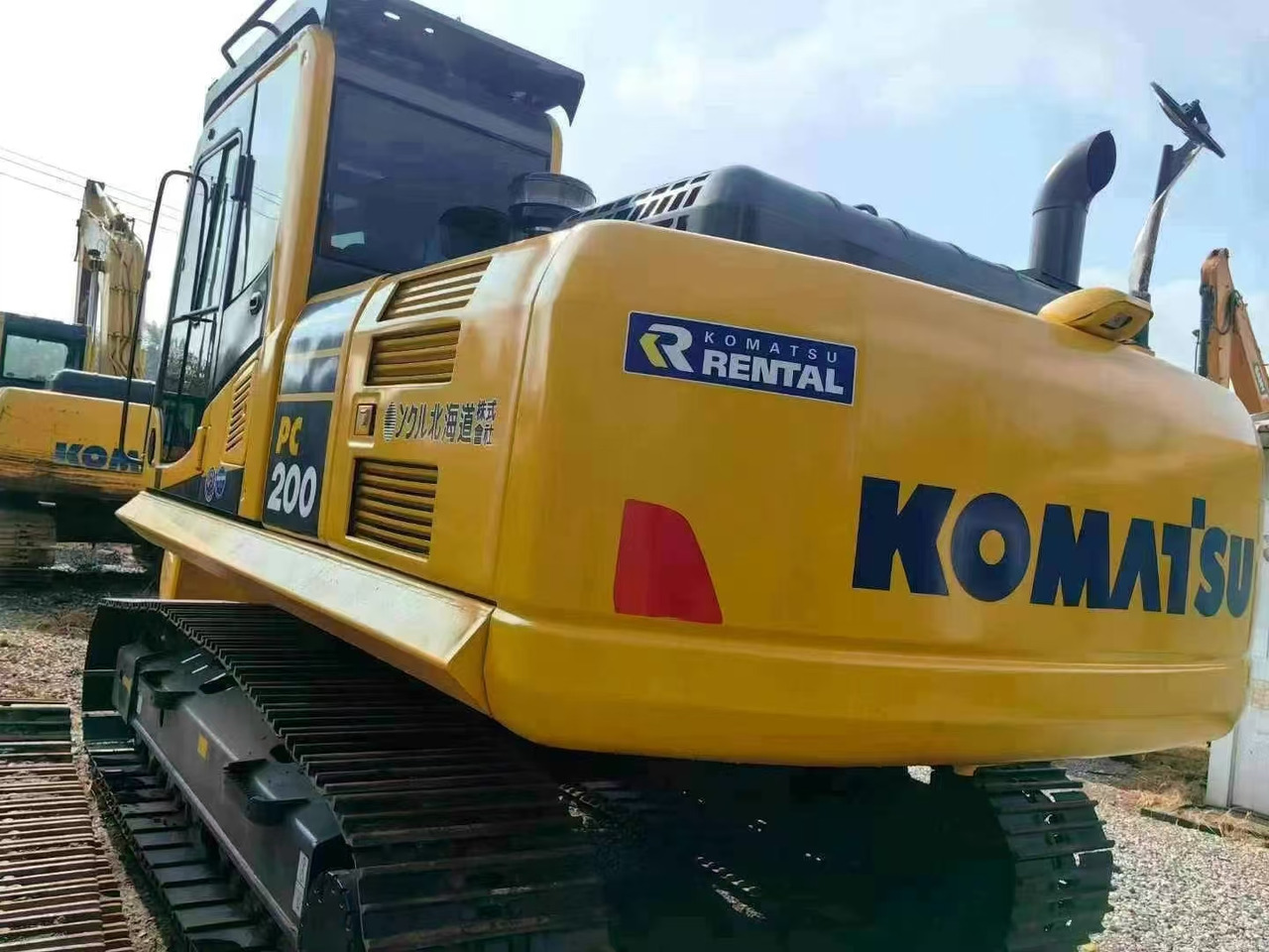 Komatsu PC200-7 excavator - حفارات زحافة: صور 3 Komatsu PC200-7 excavator - حفارات زحافة: صور 3