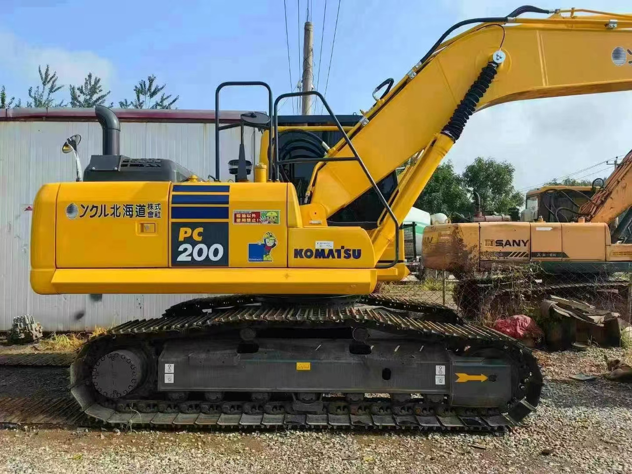 Komatsu PC200-7 excavator - حفارات زحافة: صور 1 Komatsu PC200-7 excavator - حفارات زحافة: صور 1