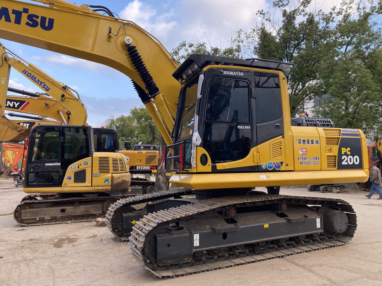 Komatsu PC200-8 Excavator - حفارات زحافة: صور 3 Komatsu PC200-8 Excavator - حفارات زحافة: صور 3