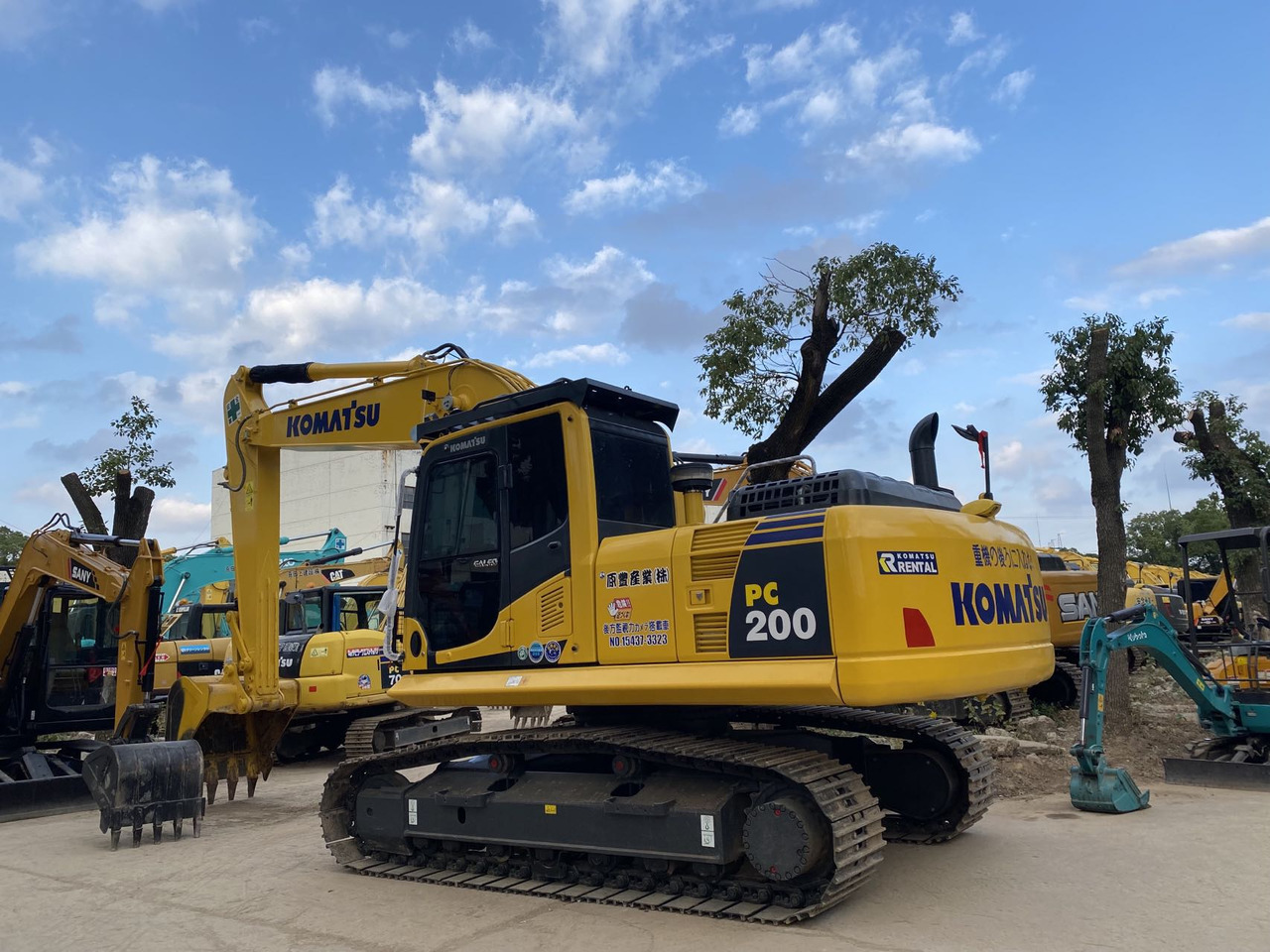 Komatsu PC200-8 Excavator - حفارات زحافة: صور 3 Komatsu PC200-8 Excavator - حفارات زحافة: صور 3