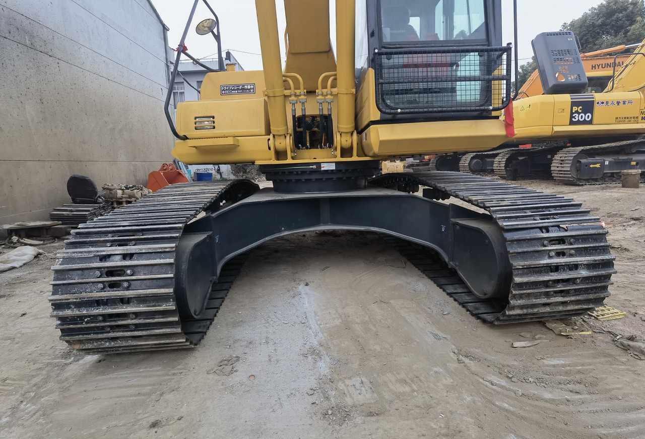 Komatsu PC200-8 Excavator - حفارات زحافة: صور 4 Komatsu PC200-8 Excavator - حفارات زحافة: صور 4