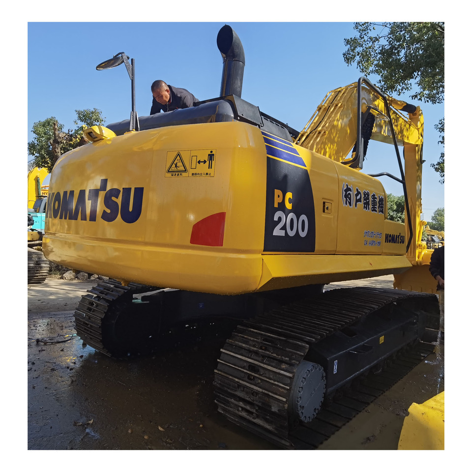 Komatsu PC200-8 Excavator - حفارات زحافة: صور 3 Komatsu PC200-8 Excavator - حفارات زحافة: صور 3