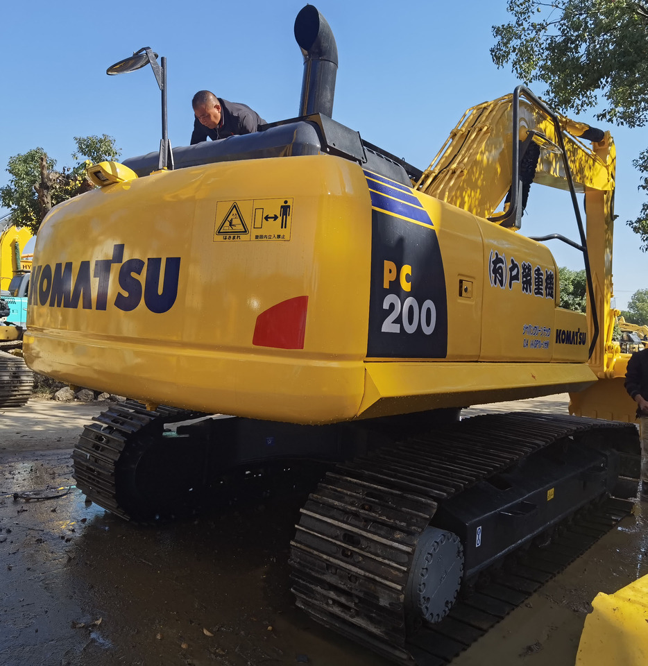 Komatsu PC200-8 Excavator - حفارات زحافة: صور 3 Komatsu PC200-8 Excavator - حفارات زحافة: صور 3