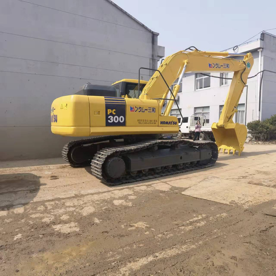 Komatsu PC300-7 Excavator - حفارات زحافة: صور 1 Komatsu PC300-7 Excavator - حفارات زحافة: صور 1