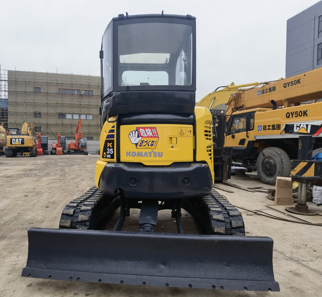 Komatsu PC35MR-3 Excavator - حفارات زحافة: صور 5 Komatsu PC35MR-3 Excavator - حفارات زحافة: صور 5