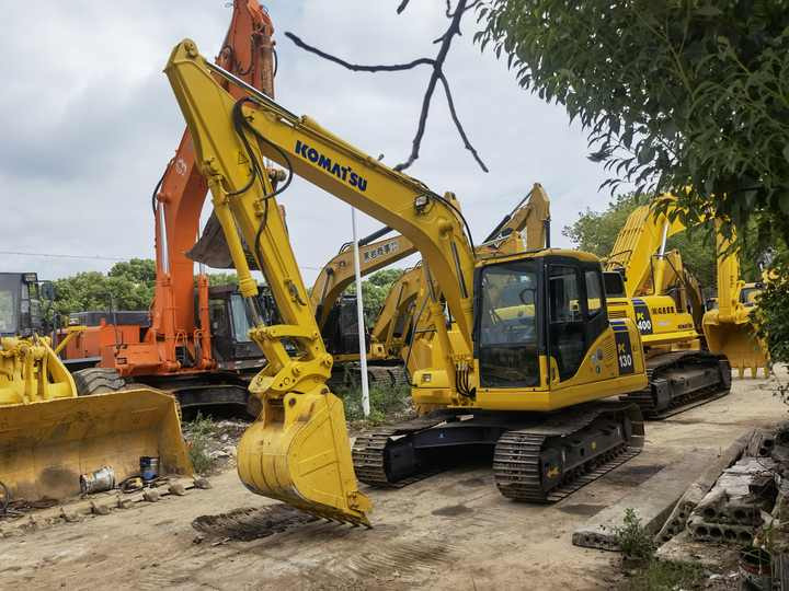 Original Komatsu pc130-7 Crawler Excavator excavator beautiful in good condition - حفارات زحافة: صور 5 Original Komatsu pc130-7 Crawler Excavator excavator beautiful in good condition - حفارات زحافة: صور 5