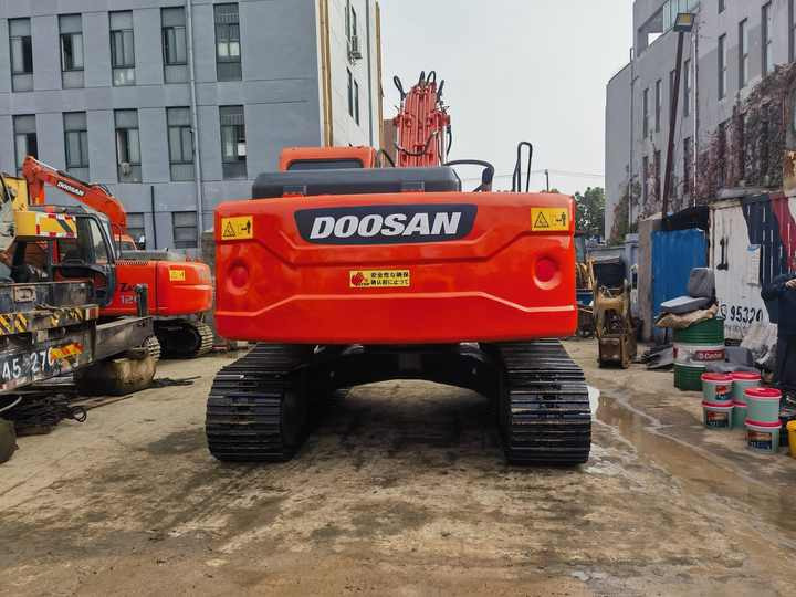 Original Korea made Used Doosan DX225LC DX225 Crawler Used Excavators 25t Working Good Model - حفارات زحافة: صور 2 Original Korea made Used Doosan DX225LC DX225 Crawler Used Excavators 25t Working Good Model - حفارات زحافة: صور 2