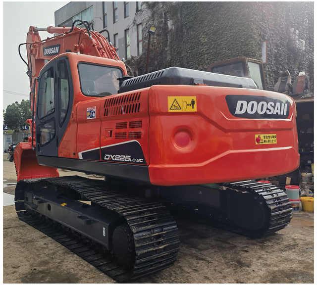 Original Korea made Used Doosan DX225LC DX225 Crawler Used Excavators 25t Working Good Model - حفارات زحافة: صور 1 Original Korea made Used Doosan DX225LC DX225 Crawler Used Excavators 25t Working Good Model - حفارات زحافة: صور 1