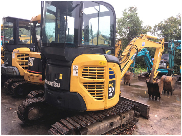Reasonable price good quality second-hand Komatsu PC30 used Komatsu mini excavator digger for sale - حفارات زحافة: صور 1 Reasonable price good quality second-hand Komatsu PC30 used Komatsu mini excavator digger for sale - حفارات زحافة: صور 1